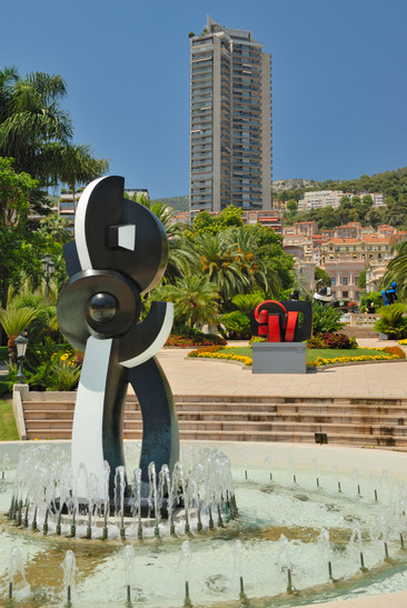 Modern skulptur i Monte Carlo